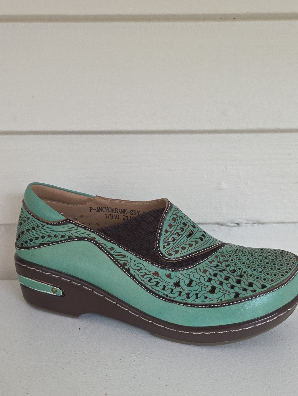 L'artiste Spring Step Comfort Slip-On Leather Women Teal Clogs Size 7.5